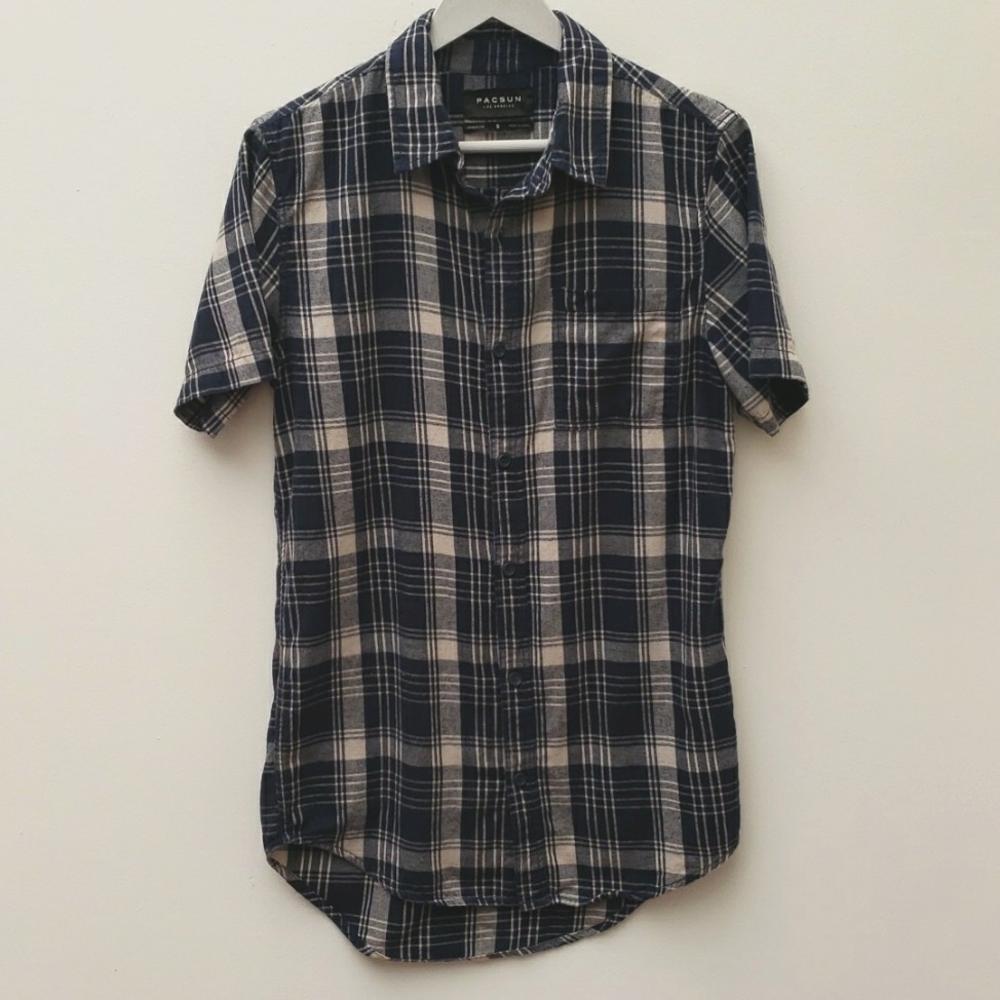 PacSun Navy and White Plaid Short Sleeve Button-Down Shirt